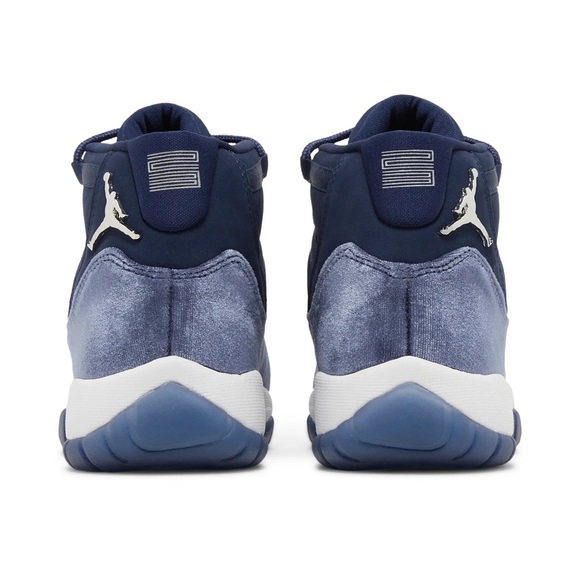 💙 Air Jordan 11 Retro “Midnight Navy Velvet” (W) • Navy Suede/Velvet • Size 9 ⭐️ - Picture 9 of 16